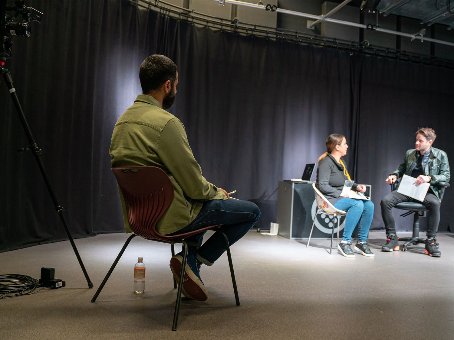 Award-winning director, Sarmad Masud, directing Melissa May and a fellow actor as part of a directing workshop during Confetti Industry Week 2022